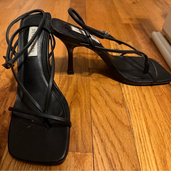 Steve Madden Black Strappy Heeled Sandals Size 8 | Modern Minimalist Y2K Heel - Picture 1 of 4